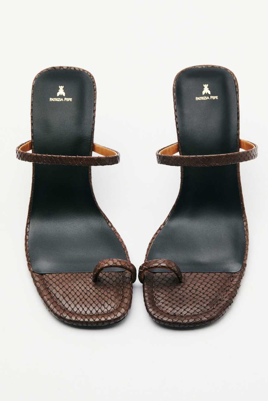 Sandały na obcasie z efektem python Essential Fly, Brązowy, Patrizia Pepe