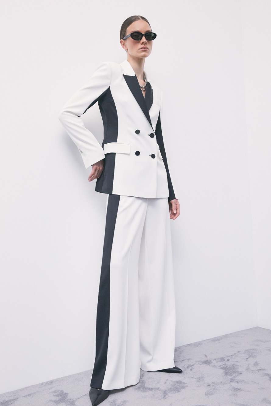 Blazer crois&eacute; en cr&ecirc;pe de satin, Blanc7Noir, Patrizia Pepe