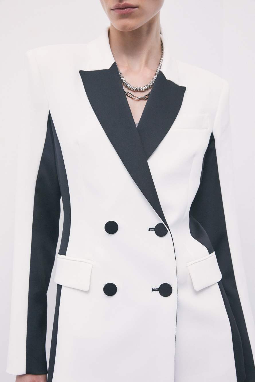 Blazer crois&eacute; en cr&ecirc;pe de satin, Blanc7Noir, Patrizia Pepe