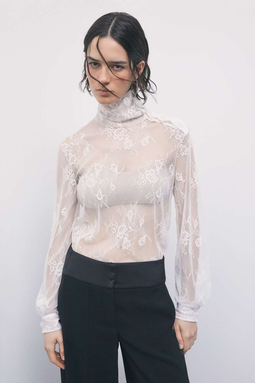 Top in pizzo a collo alto, Bianco, Patrizia Pepe