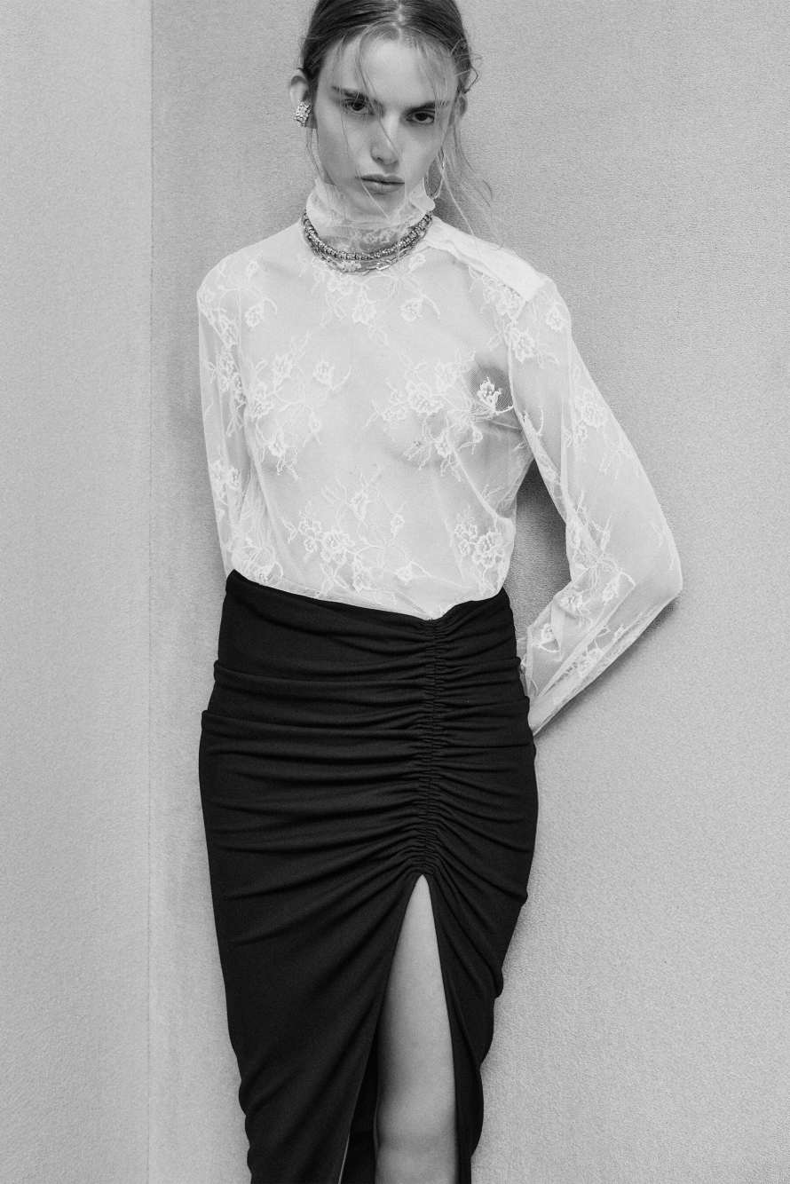 Top in pizzo a collo alto, Bianco, Patrizia Pepe