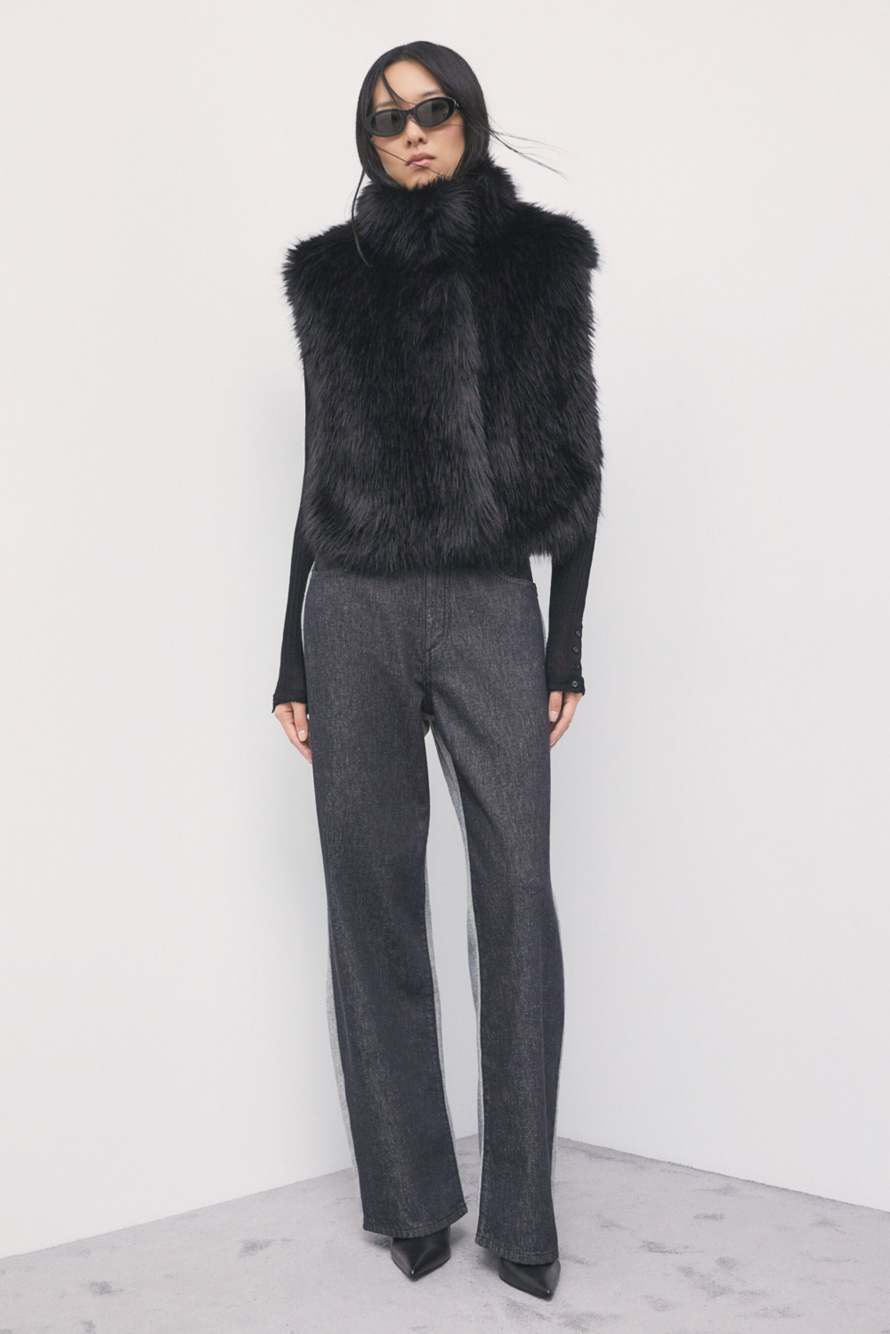 Fluffy high-neck vest, Black, Patrizia Pepe