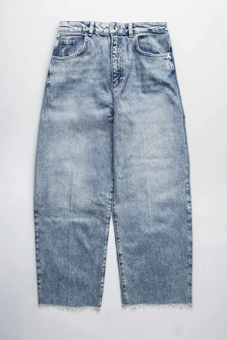 Low-waisted barrel-leg jeans with stone-wash finish, Blue, Patrizia Pepe