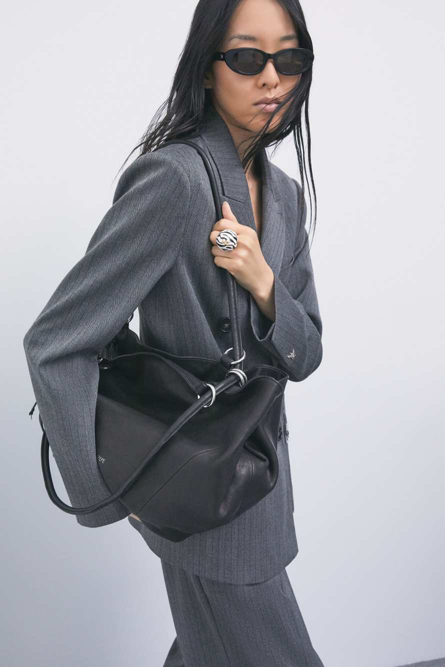 Black Horse leather bucket bag, Black, Patrizia Pepe