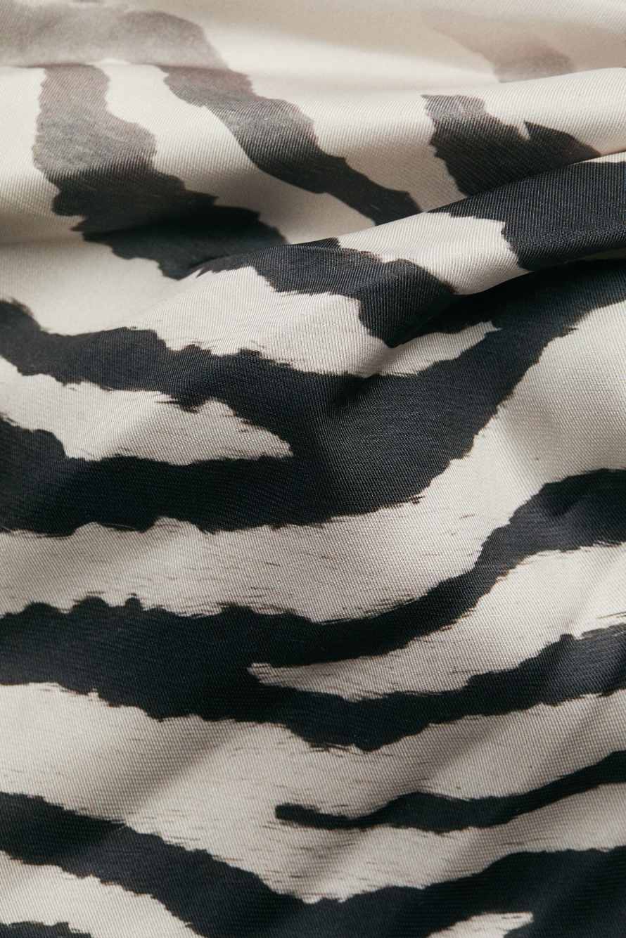 Leather belt with zebra scarf, Abstract Fantasy, Patrizia Pepe