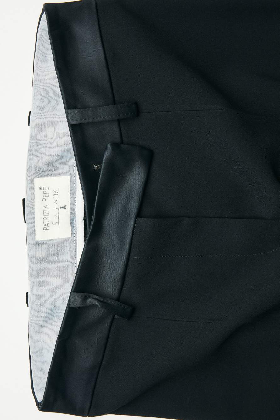 &ldquo;My SKIN Tailoring&rdquo; straight-leg trousers in cr&ecirc;pe with satin details, Black, Patrizia Pepe