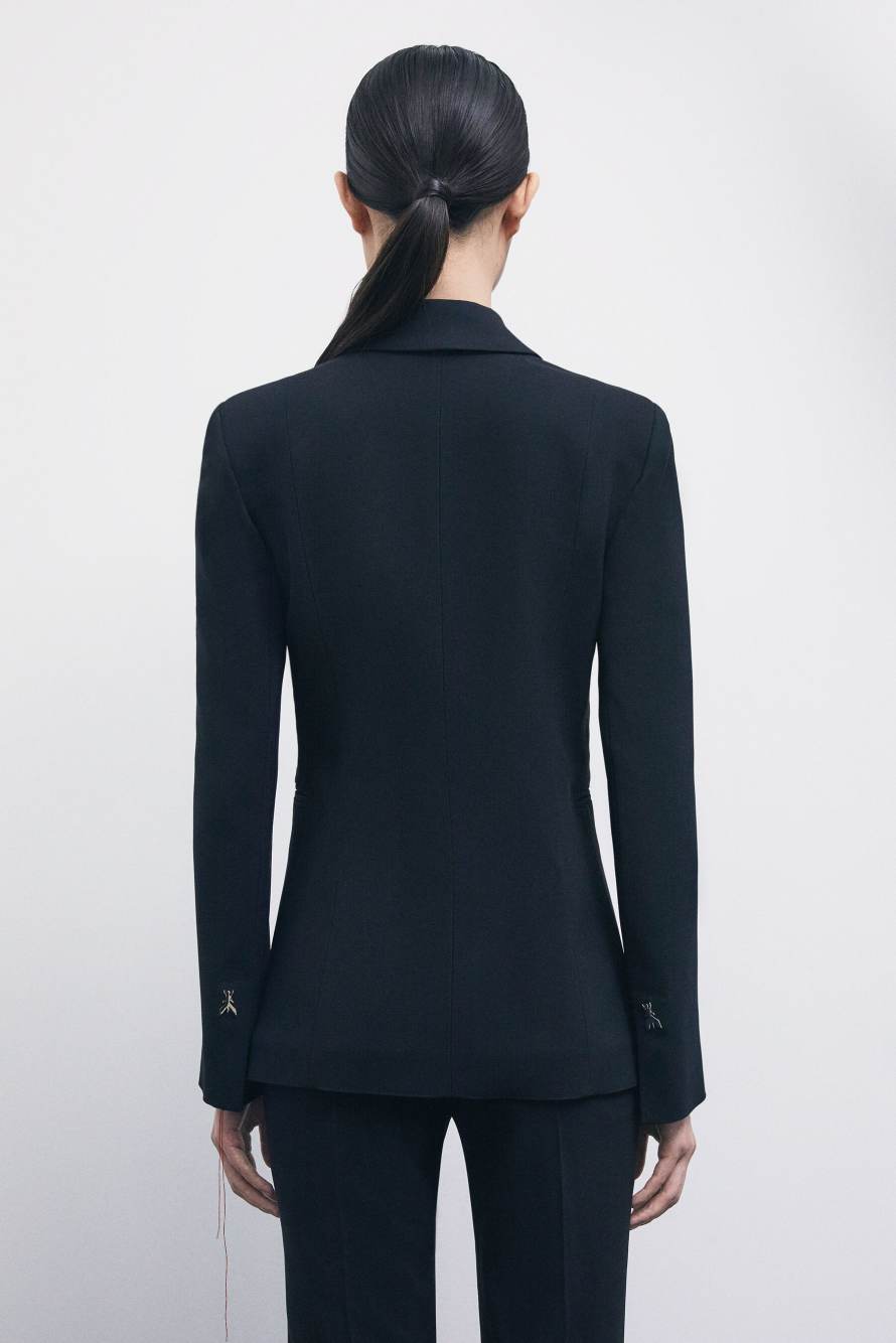&ldquo;My SKIN Tailoring&rdquo; fitted blazer in cr&ecirc;pe, Black, Patrizia Pepe