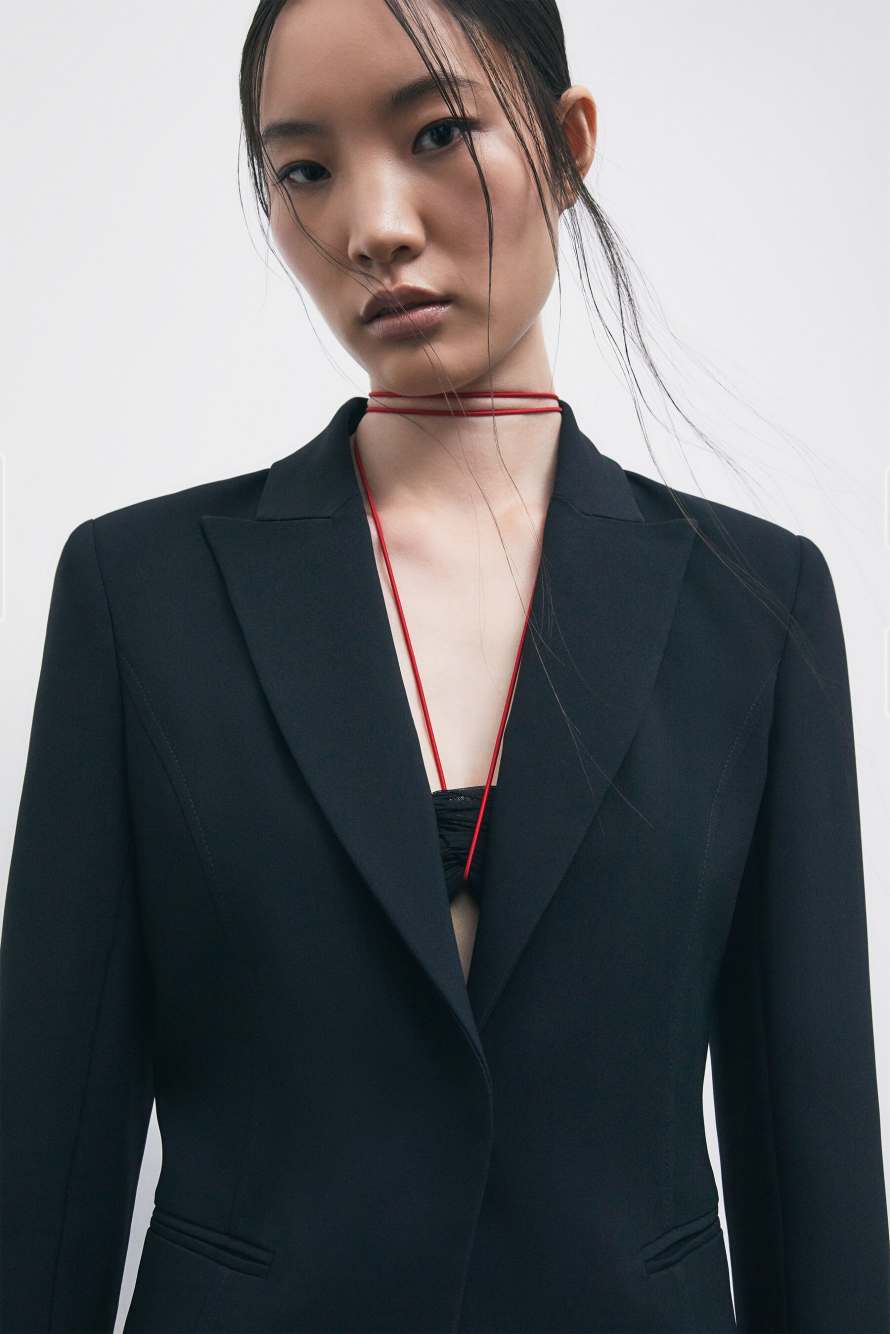 &ldquo;My SKIN Tailoring&rdquo; fitted blazer in cr&ecirc;pe, Black, Patrizia Pepe