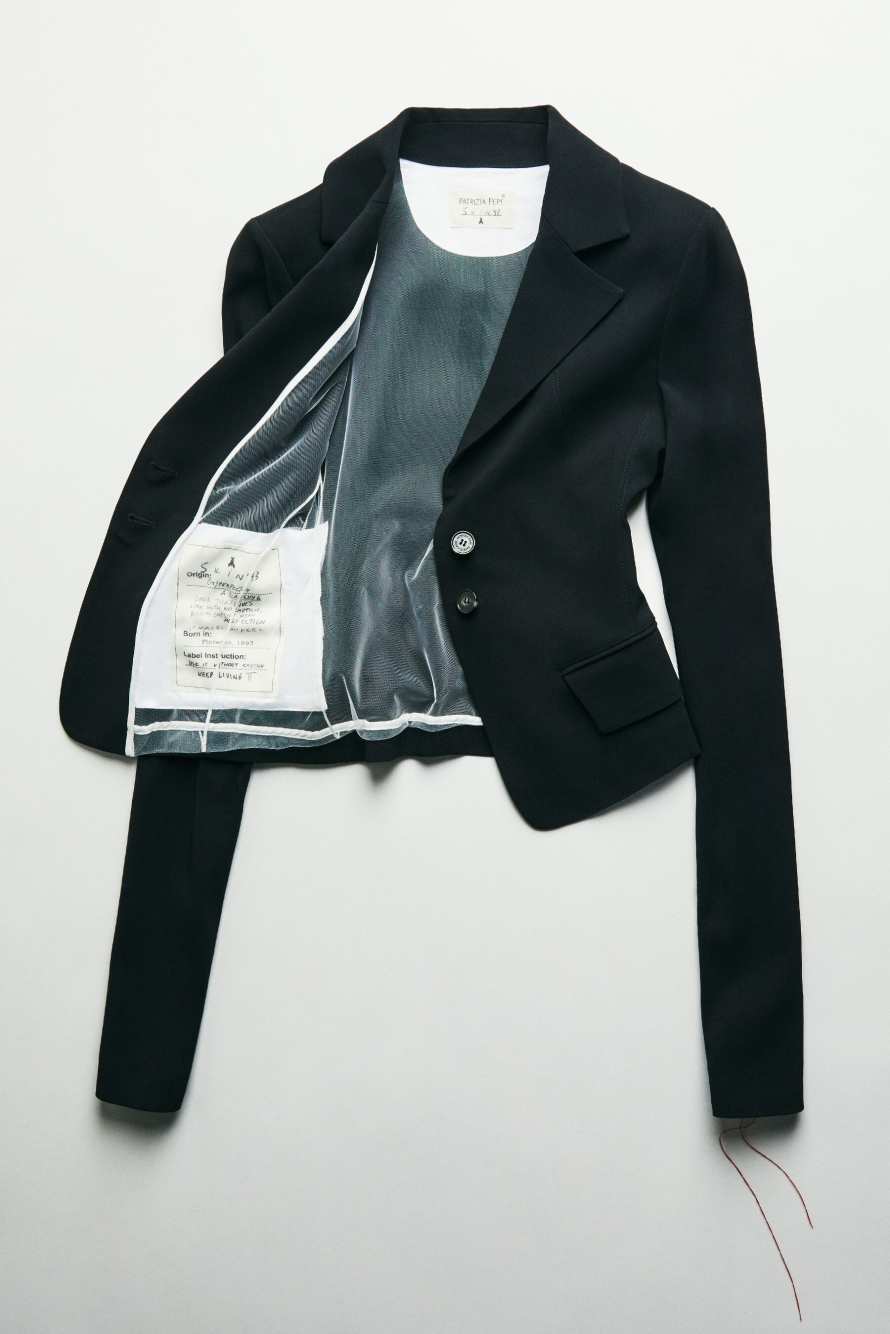 &ldquo;My SKIN Tailoring&rdquo; Icon 501 blazer in stretch cr&ecirc;pe, Black, Patrizia Pepe