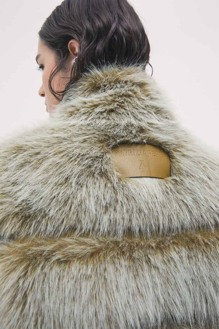 Kurze flauschige Jacke, Gr&uuml;n, Patrizia Pepe