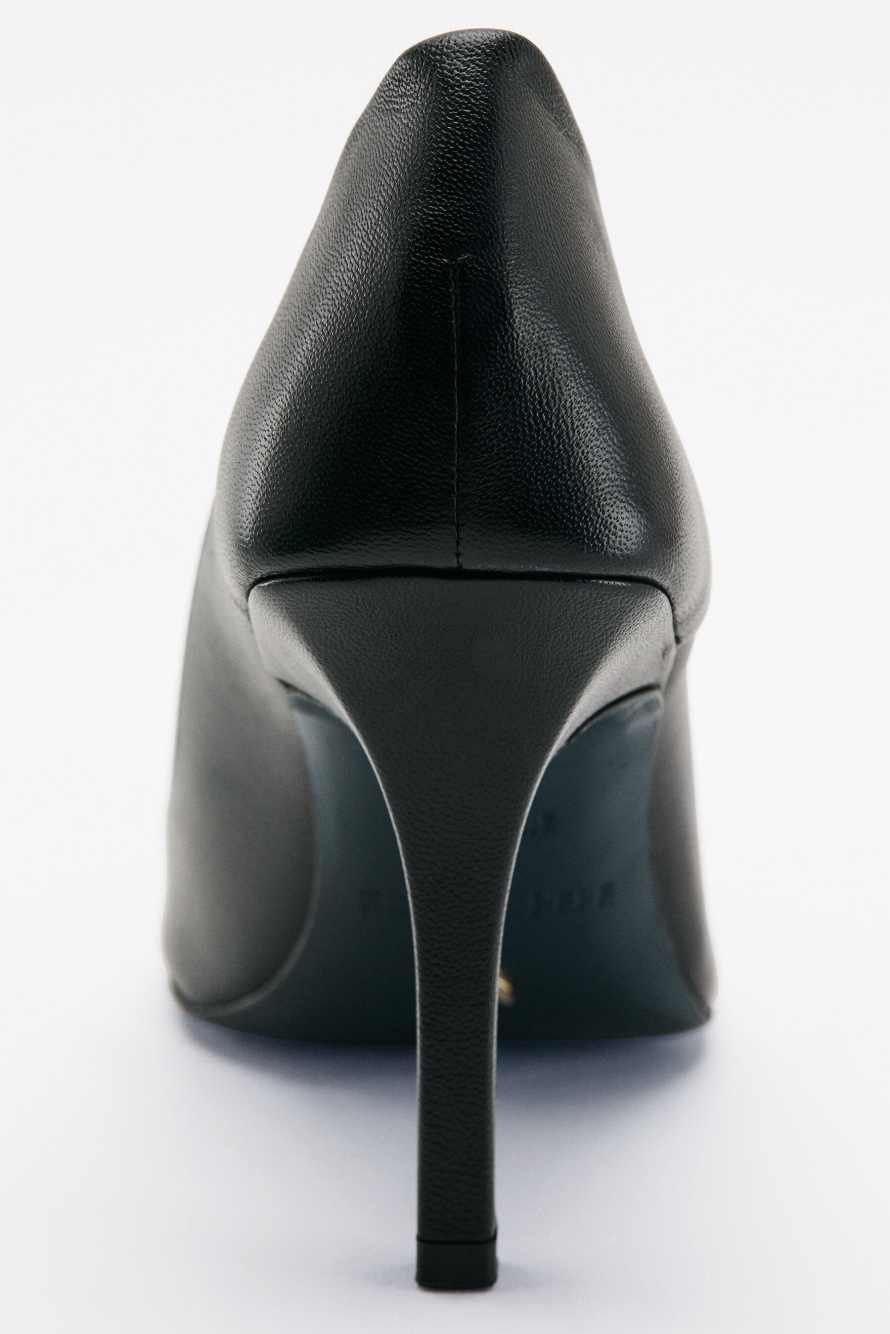 &ldquo;Vedo Non Vedo&rdquo; Minimal Shape pumps, Black, Patrizia Pepe